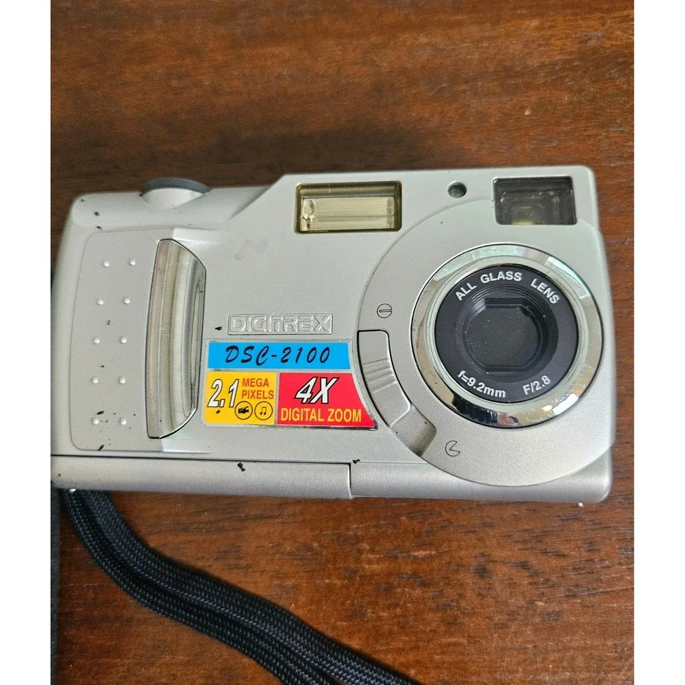 Digitrex Digital Camera Unisex OS Silver DSC-2100 2.1MP 4X Zoom Vintage Case